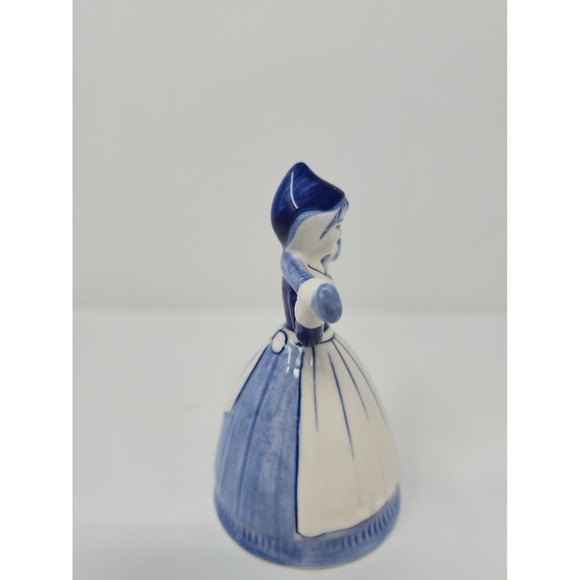 Vintage Delft Blue Milkmaid Figurine Hand Painted Holland Style ©1984 D.A.I.C - Picture 4 of 7